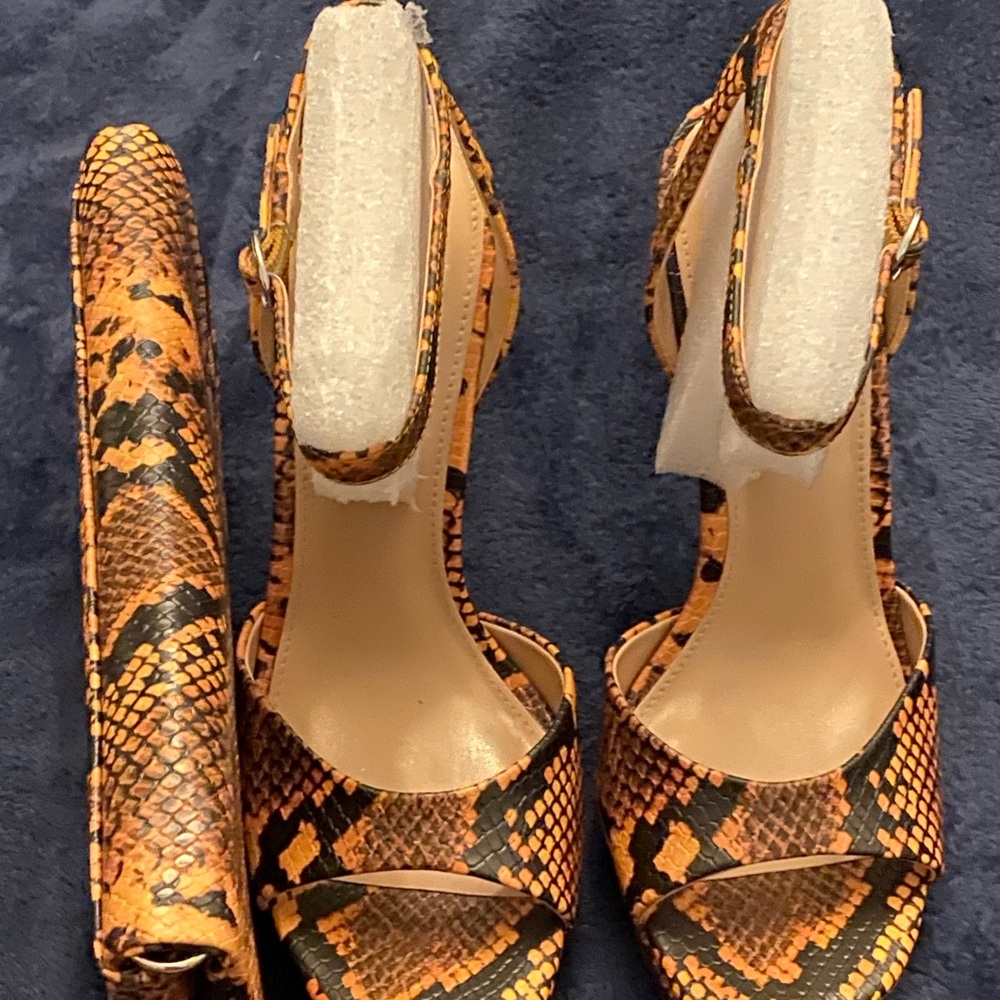 Brand New Sexy Heels With Clutch